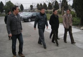 領(lǐng)導蒞臨小區(qū)檢查、指導工作